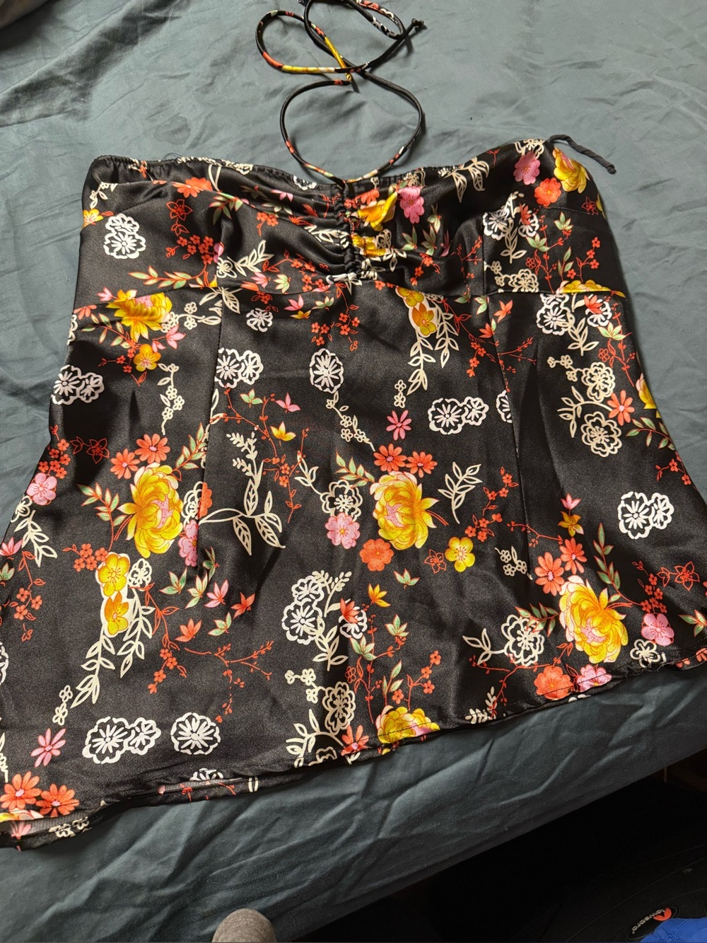 Floral Satin Black top. Brody sz XL